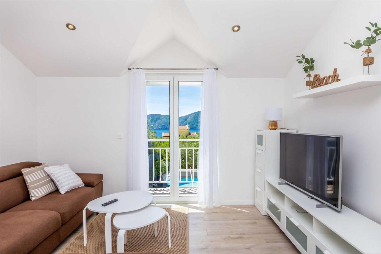 Holiday Home Olive Garden Brzac Buitenkant foto